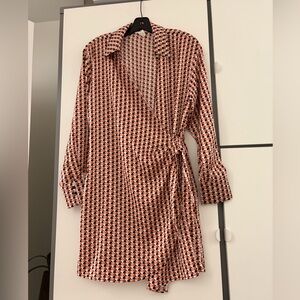 H&M Long Sleeve Dress in Red and Black Pattern